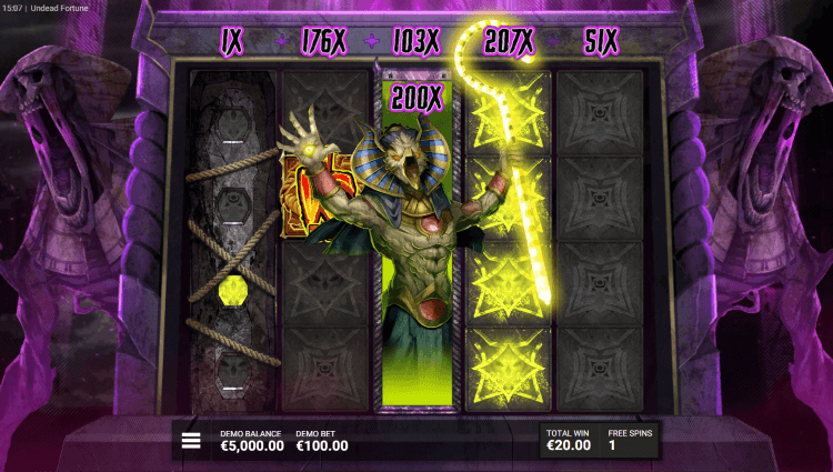 Undead Fortunes slot screenshot